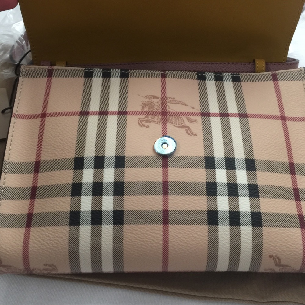 ❌SOLD❌NWT Burberry Haymarket Small Bag - Picture 7 of 8